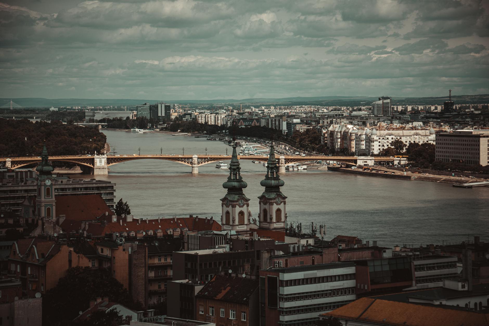 Most Małgorzaty nad Dunajem w Budapeszcie z lotu ptaka Most Małgorzaty nad Dunajem w Budapeszcie z lotu ptaka